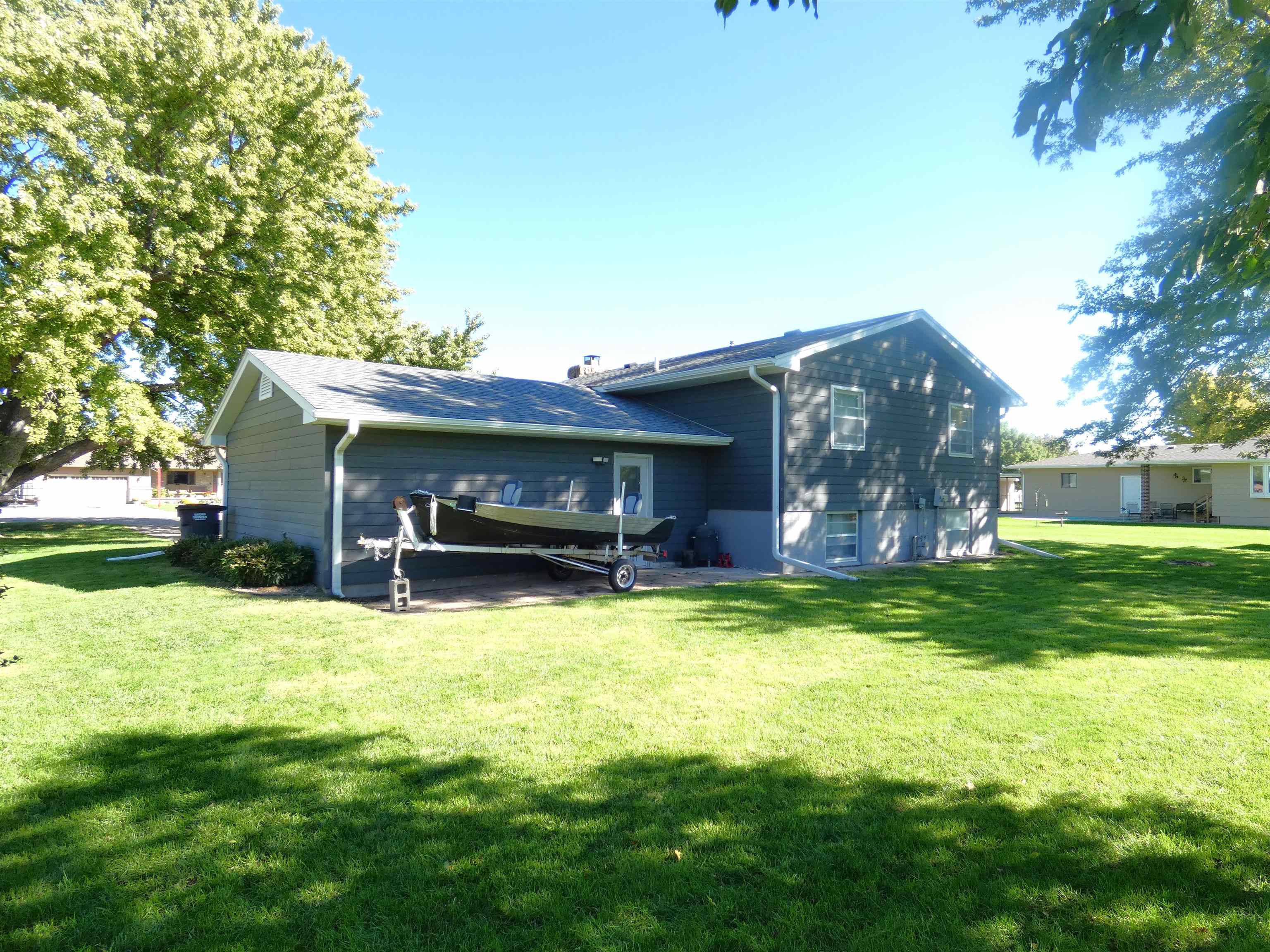 8 Maple Drive, Kearney, Nebraska 68845, 4 Bedroom Bedrooms, ,2 BathroomBathrooms,Residential,for Sale,8 Maple Drive,20261445