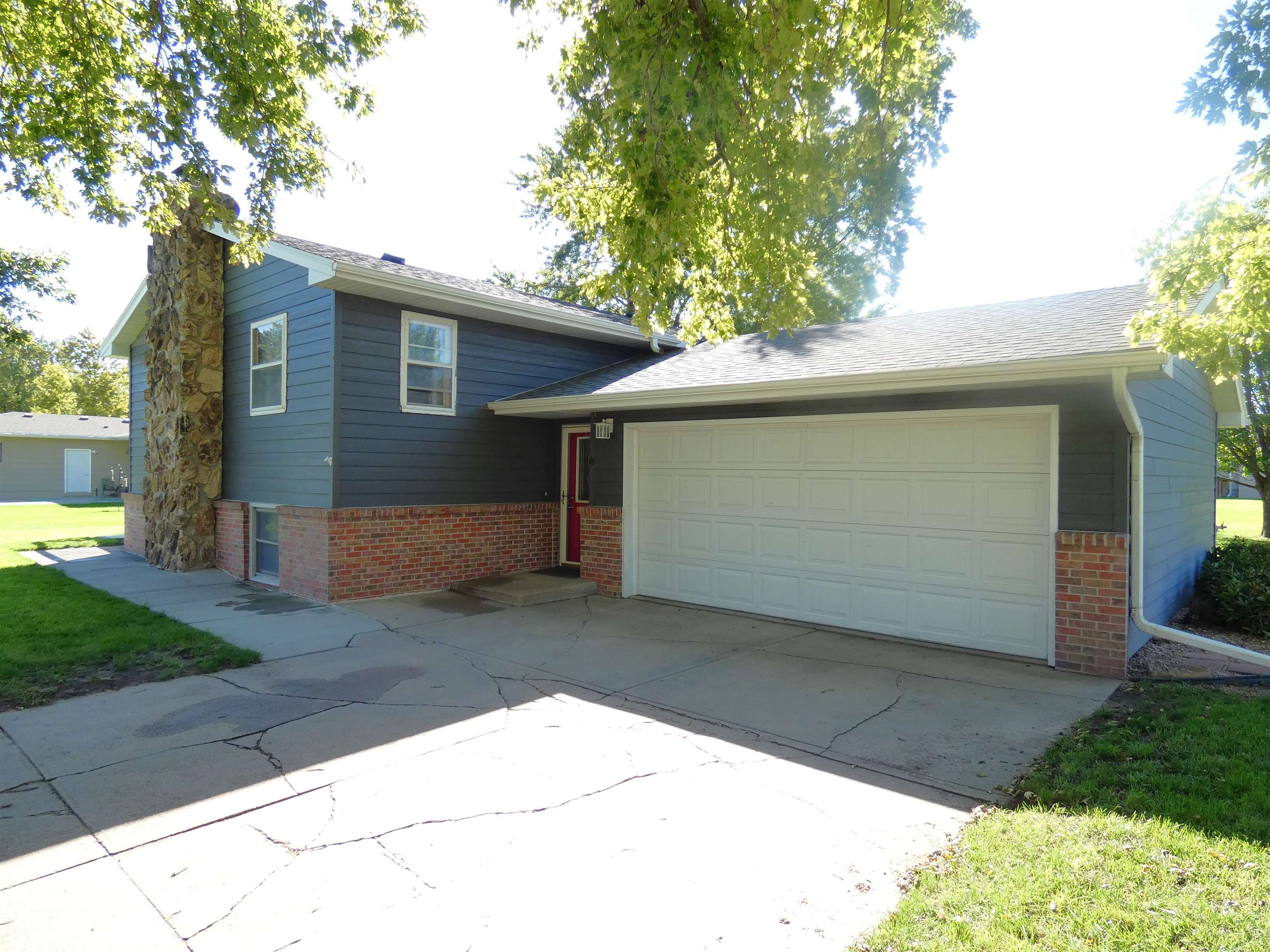 8 Maple Drive, Kearney, Nebraska 68845, 4 Bedroom Bedrooms, ,2 BathroomBathrooms,Residential,for Sale,8 Maple Drive,20261445