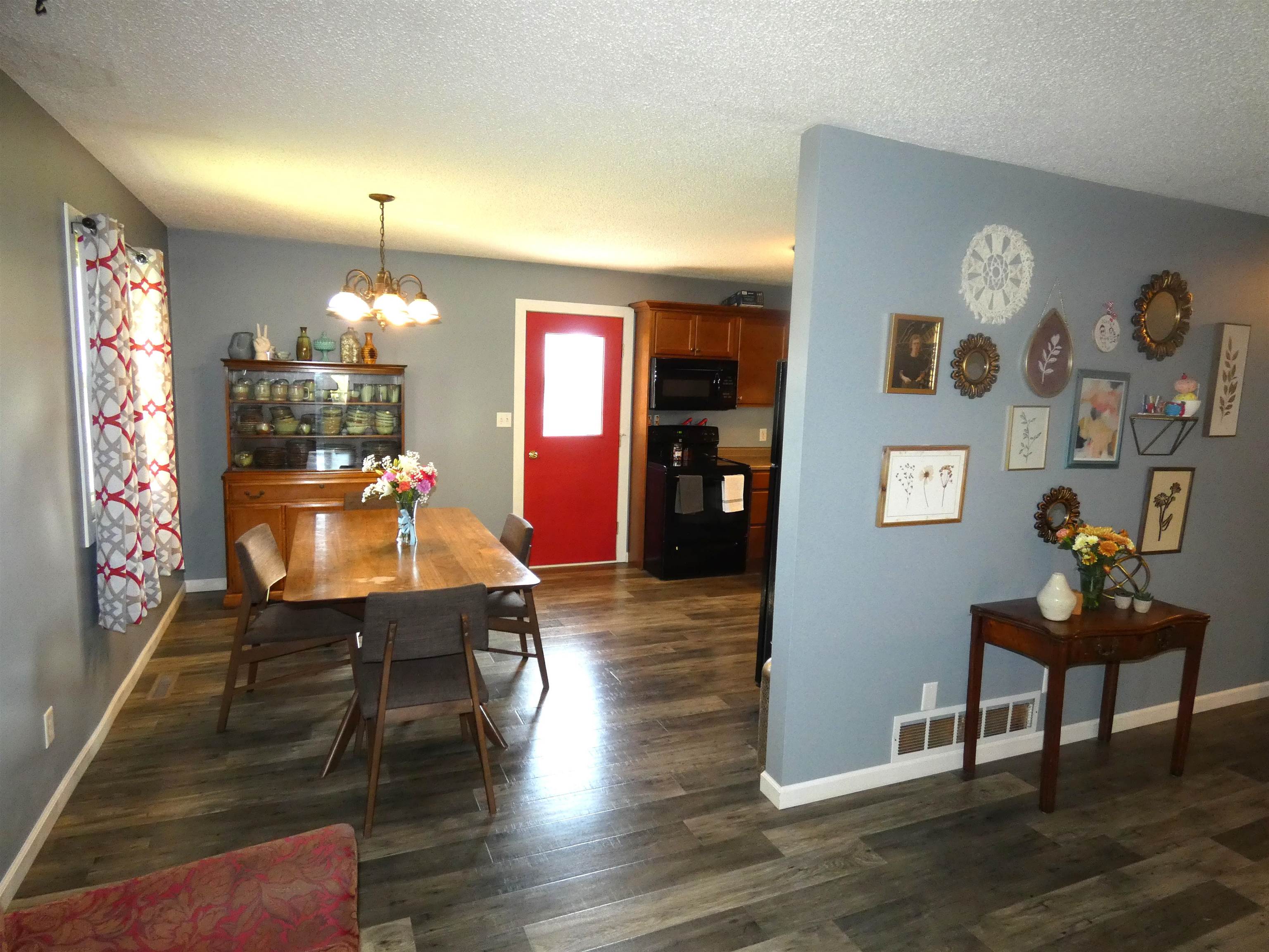 8 Maple Drive, Kearney, Nebraska 68845, 4 Bedroom Bedrooms, ,2 BathroomBathrooms,Residential,for Sale,8 Maple Drive,20261445