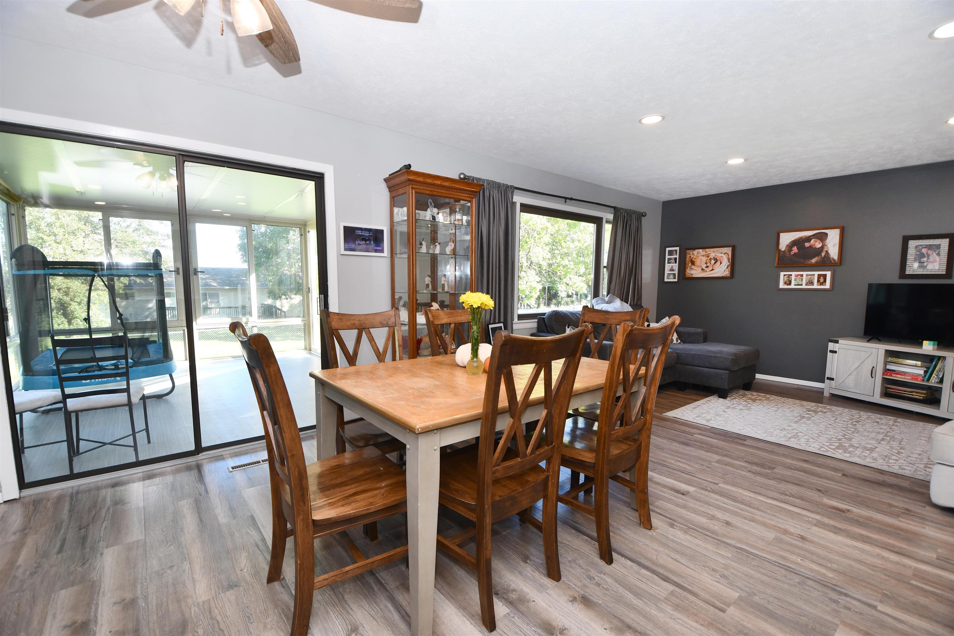 8 Maplewood Place, Kearney, Nebraska 68847, 3 Bedroom Bedrooms, ,2 BathroomBathrooms,Residential,for Sale,8 Maplewood Place,20261449