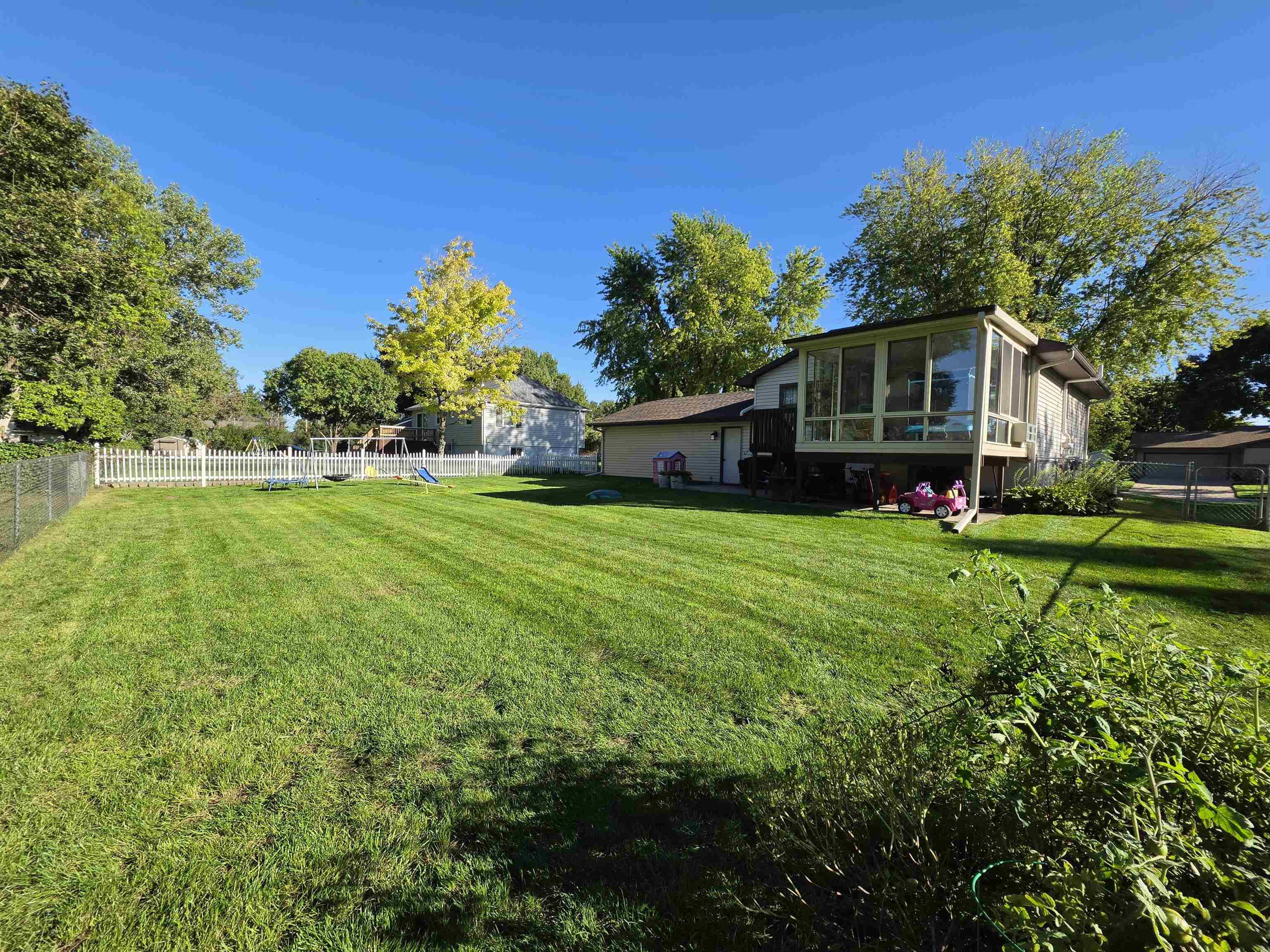 8 Maplewood Place, Kearney, Nebraska 68847, 3 Bedroom Bedrooms, ,2 BathroomBathrooms,Residential,for Sale,8 Maplewood Place,20261449