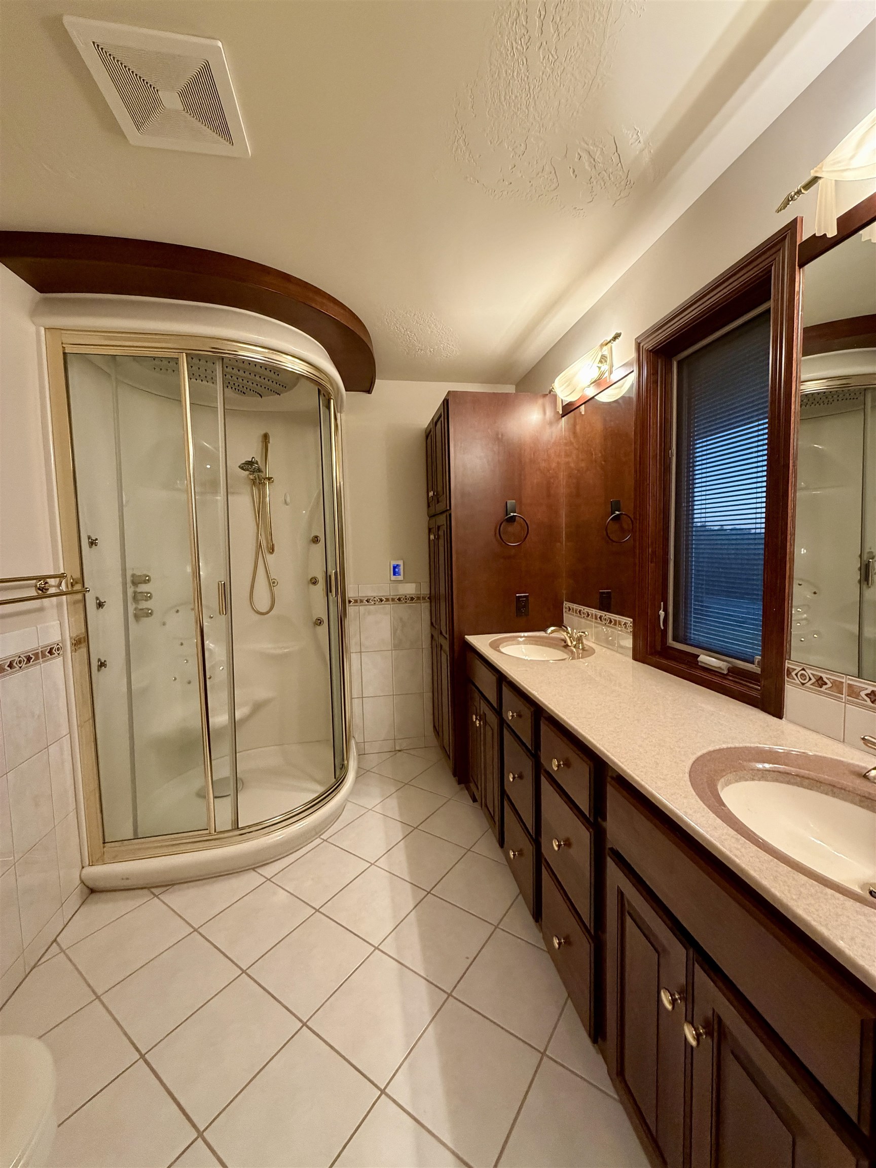 13 Crestview Drive, Kearney, Nebraska 68845, 4 Bedroom Bedrooms, ,4 BathroomBathrooms,Residential,for Sale,13 Crestview Drive,20261452