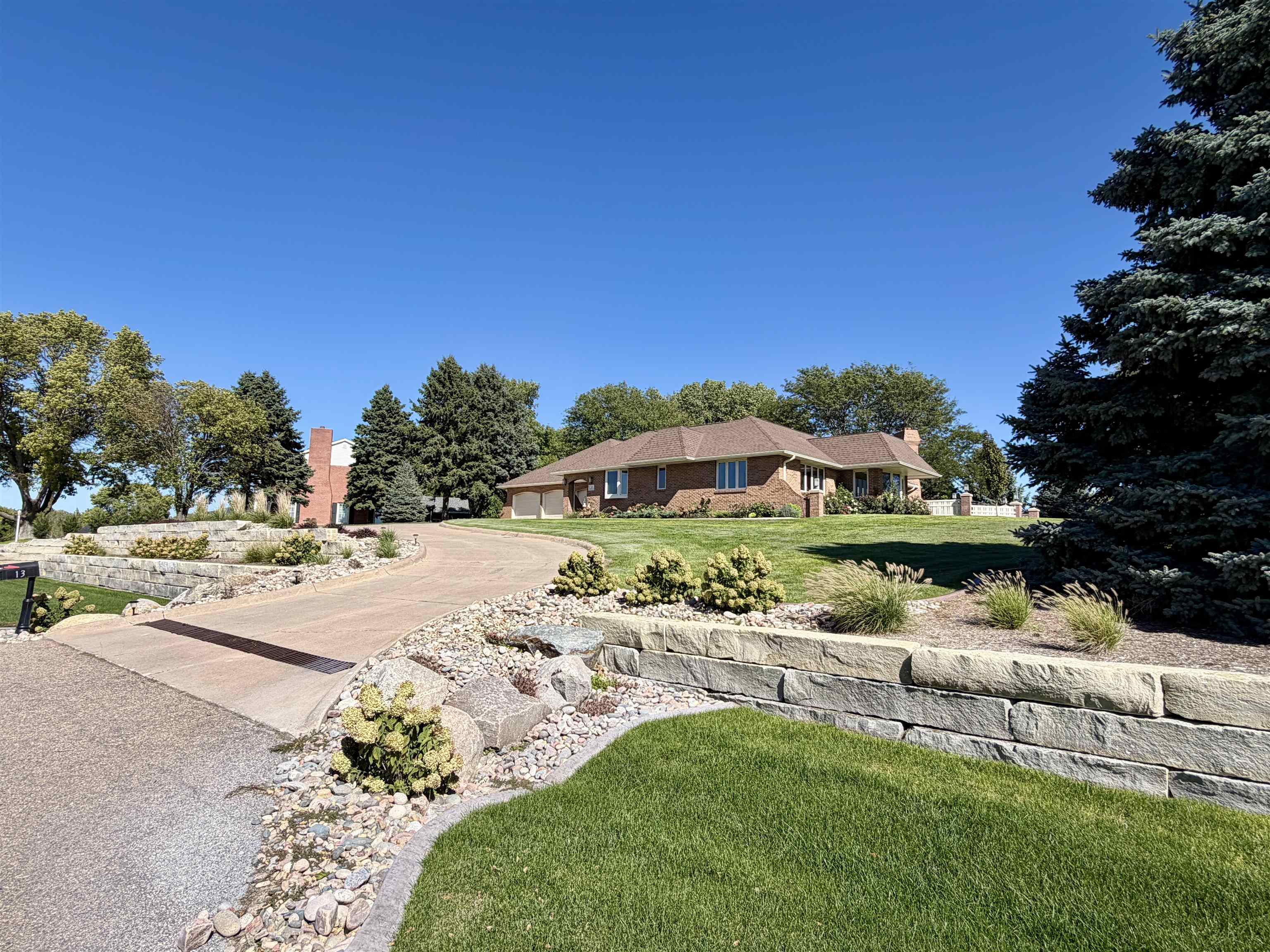 13 Crestview Drive, Kearney, Nebraska 68845, 4 Bedroom Bedrooms, ,4 BathroomBathrooms,Residential,for Sale,13 Crestview Drive,20261452