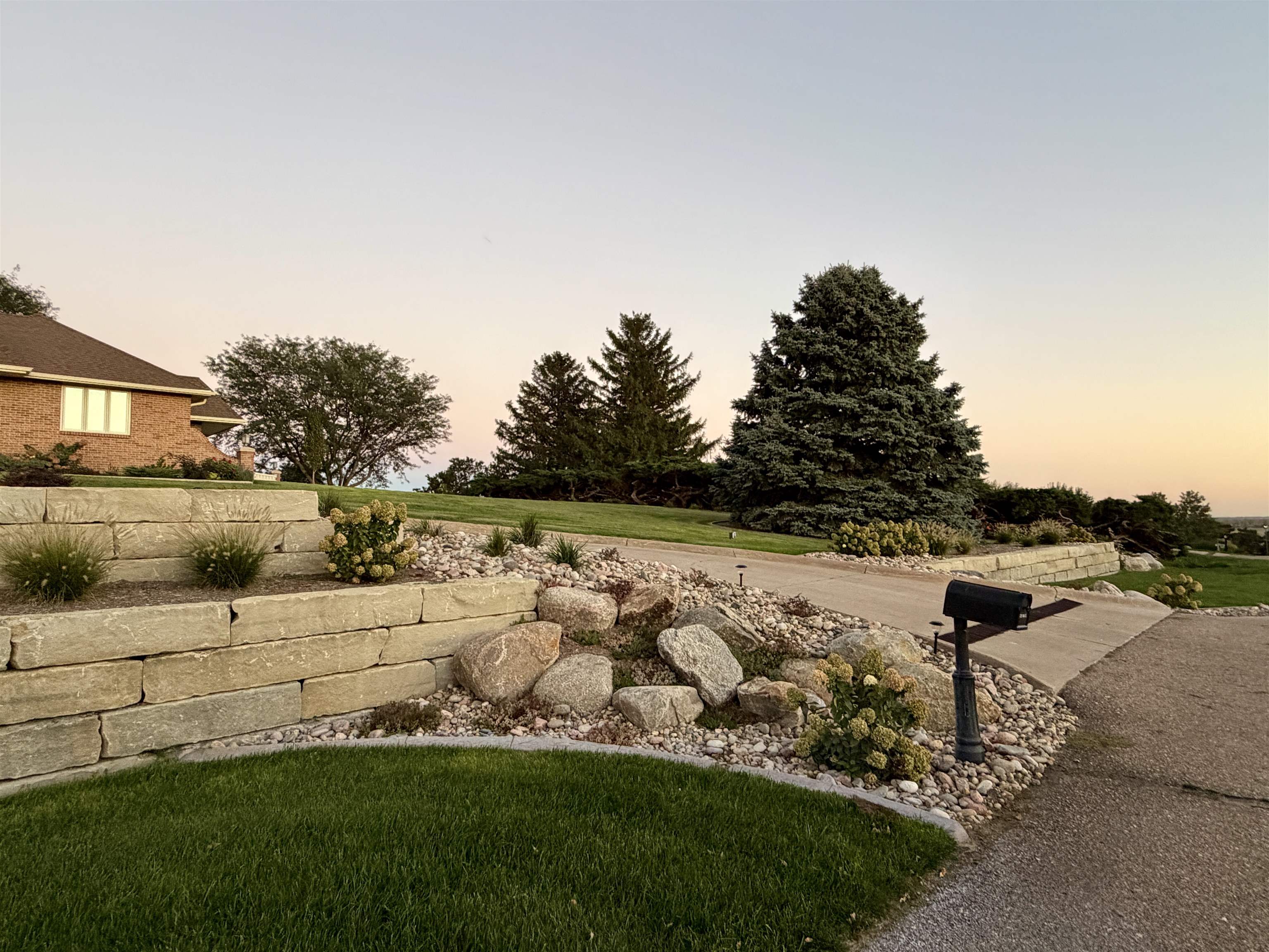 13 Crestview Drive, Kearney, Nebraska 68845, 4 Bedroom Bedrooms, ,4 BathroomBathrooms,Residential,for Sale,13 Crestview Drive,20261452