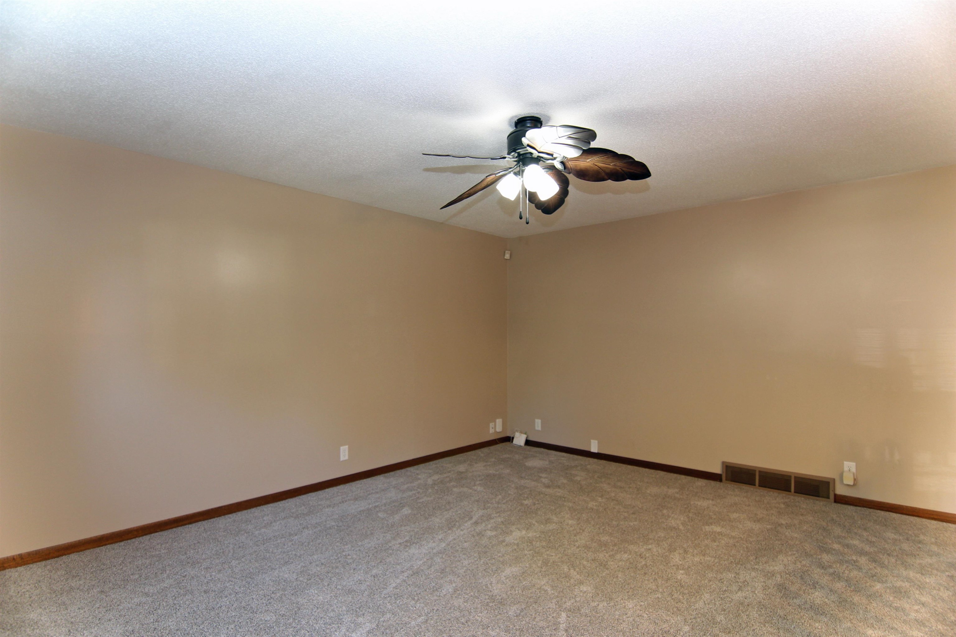 3807 L Avenue, Kearney, Nebraska 68847, 4 Bedroom Bedrooms, ,2 BathroomBathrooms,Residential,for Sale,3807 L Avenue,20261454