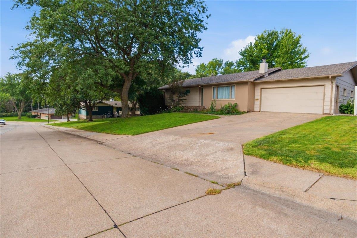 3110 11th Ave, Kearney, Nebraska 68845, 4 Bedroom Bedrooms, ,3 BathroomBathrooms,Residential,for Sale,3110 11th Ave,20261283
