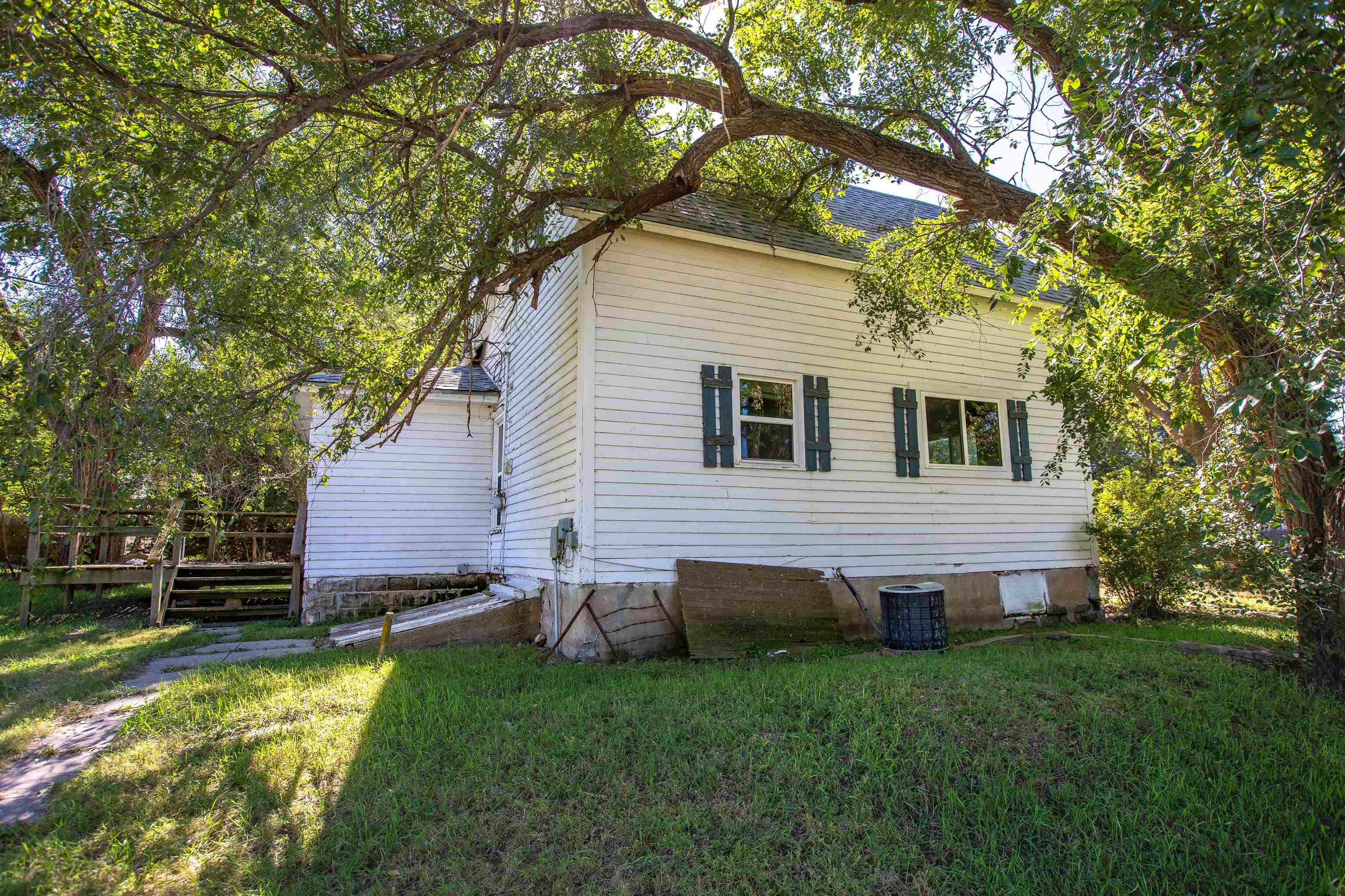 442 Dorris St, Campbell, Nebraska 68932, 3 Bedroom Bedrooms, ,1 BathroomBathrooms,Residential,for Sale,442 Dorris St,20261466