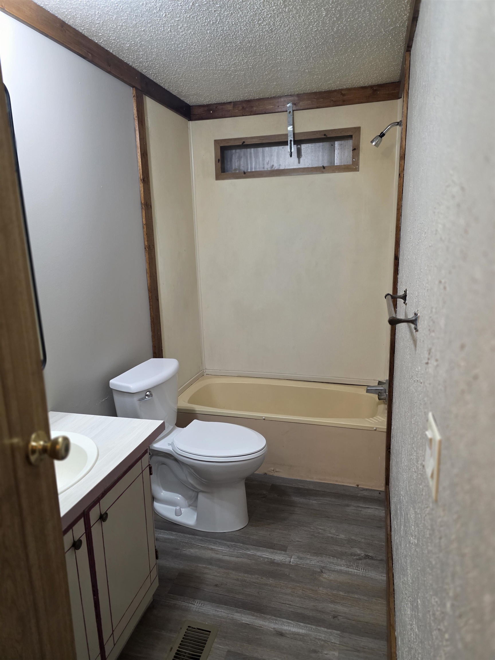 19290 Buckeye Road, Gibbon, Nebraska 68840, 3 Bedroom Bedrooms, ,2 BathroomBathrooms,Residential,for Sale,19290 Buckeye Road,20261471