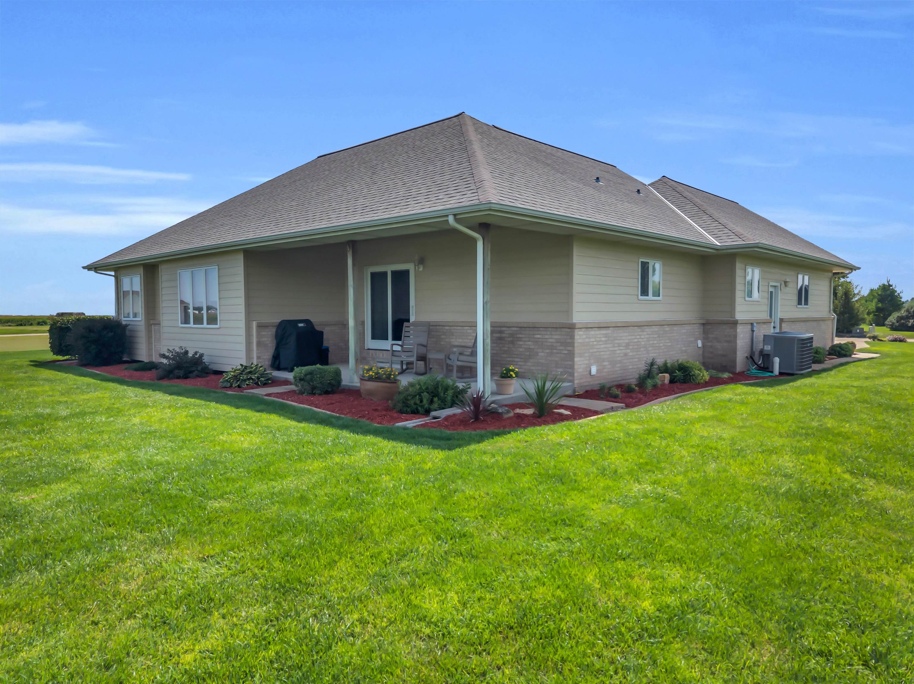 1640 E 67th St., Kearney, Nebraska 68847, 4 Bedroom Bedrooms, ,4 BathroomBathrooms,Residential,for Sale,1640 E 67th St.,20261475