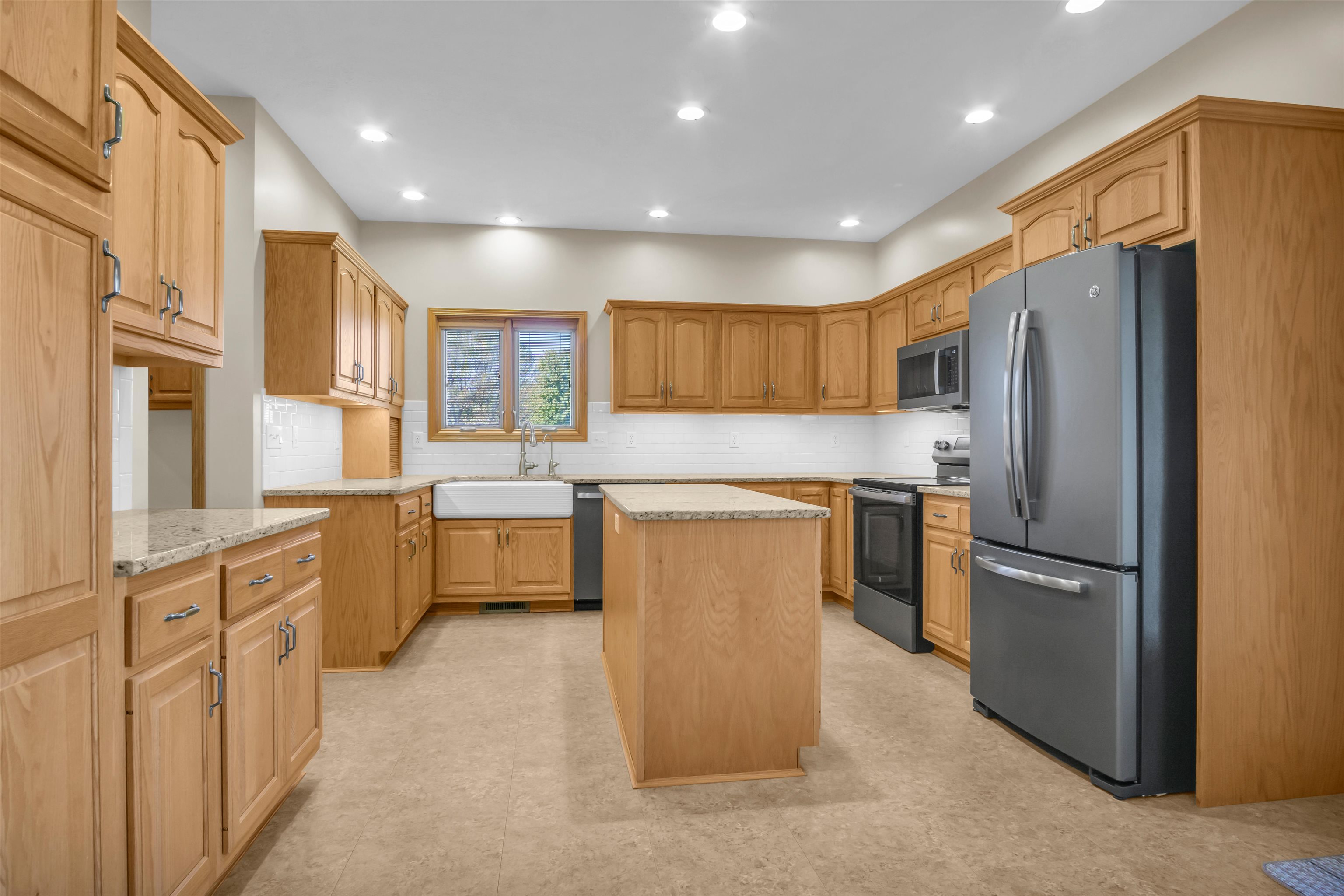 1640 E 67th St., Kearney, Nebraska 68847, 4 Bedroom Bedrooms, ,4 BathroomBathrooms,Residential,for Sale,1640 E 67th St.,20261475