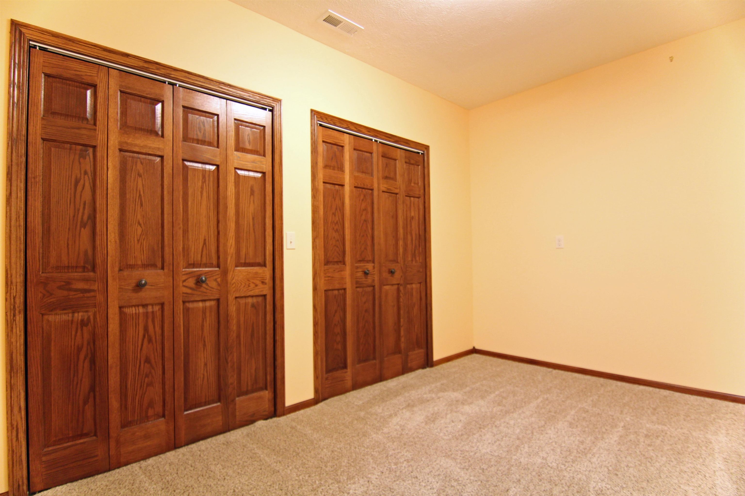 4702 10th Avenue Place, Kearney, Nebraska 68845, 5 Bedroom Bedrooms, ,3 BathroomBathrooms,Residential,for Sale,4702 10th Avenue Place,20261486