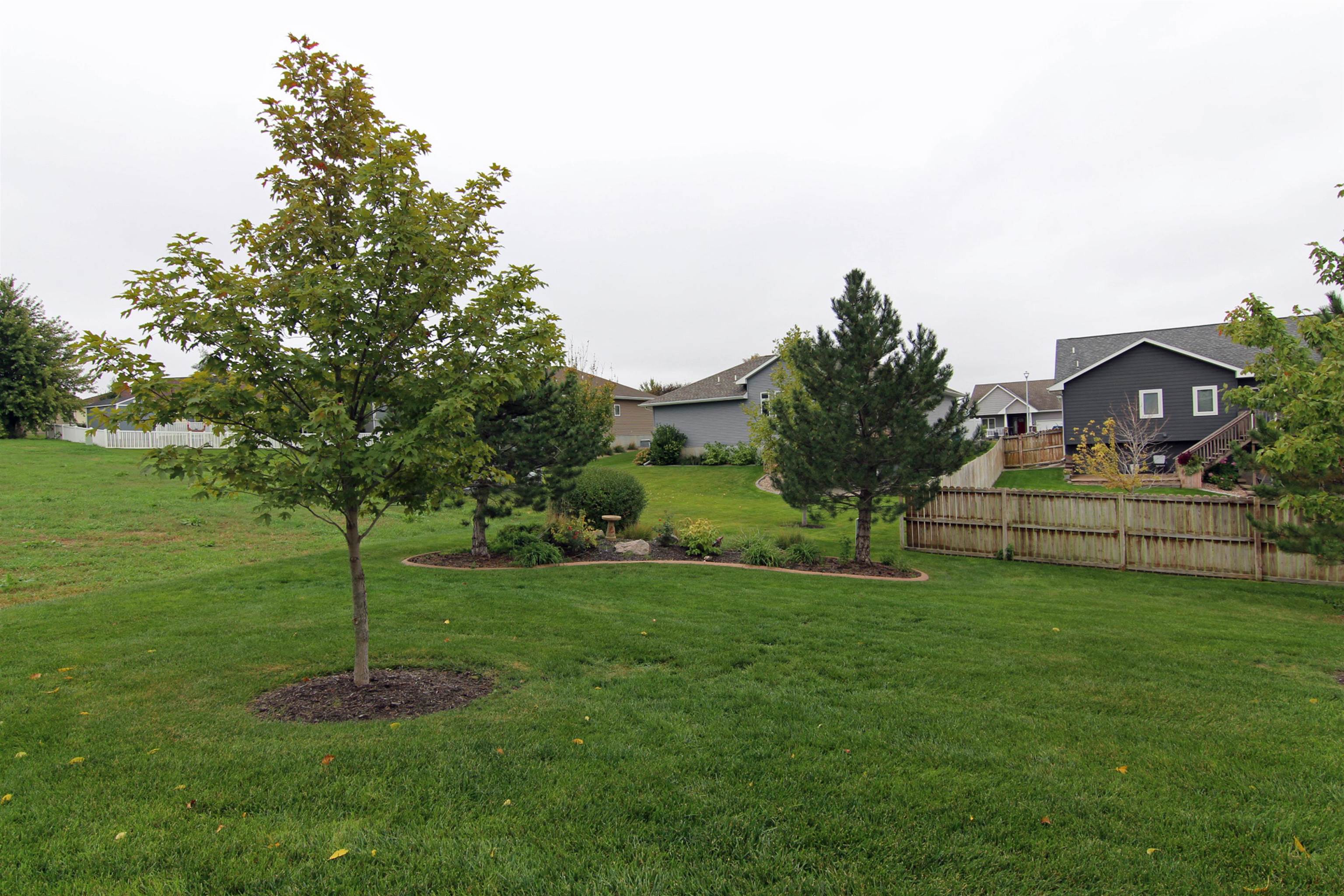 4702 10th Avenue Place, Kearney, Nebraska 68845, 5 Bedroom Bedrooms, ,3 BathroomBathrooms,Residential,for Sale,4702 10th Avenue Place,20261486
