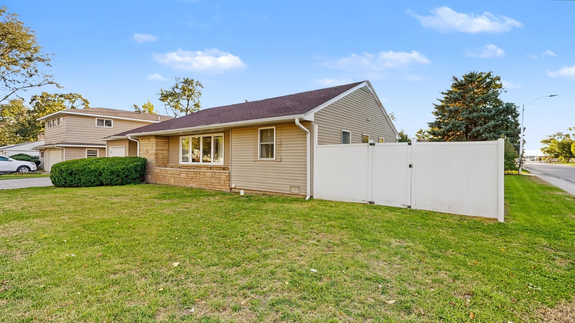 1823 Cleveland Street, Lexington, Nebraska 68850, 3 Bedroom Bedrooms, ,2 BathroomBathrooms,Residential,for Sale,1823 Cleveland Street,20261517