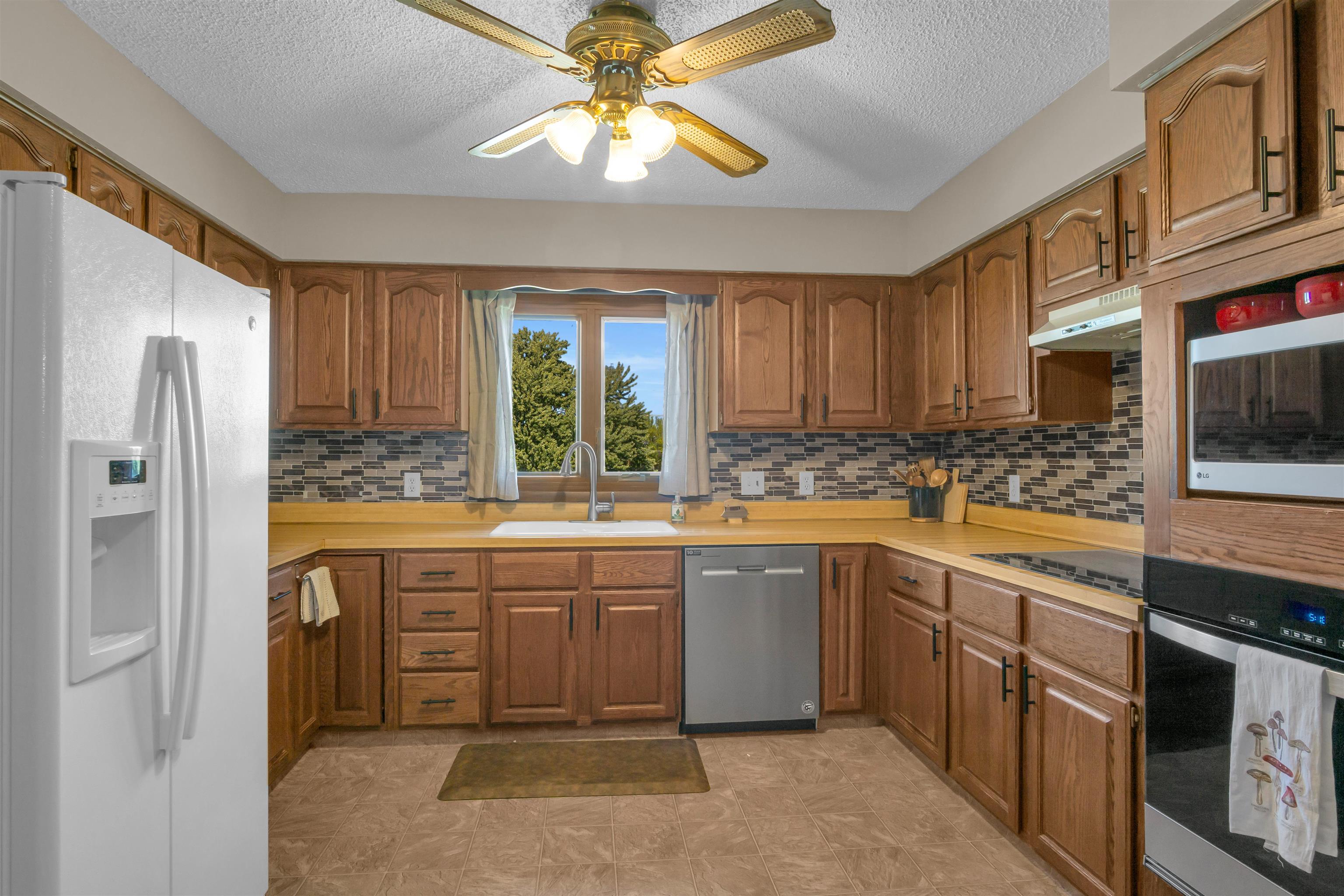1602 W 38th Street, Kearney, Nebraska 68845, 4 Bedroom Bedrooms, ,3 BathroomBathrooms,Residential,for Sale,1602 W 38th Street,20261518