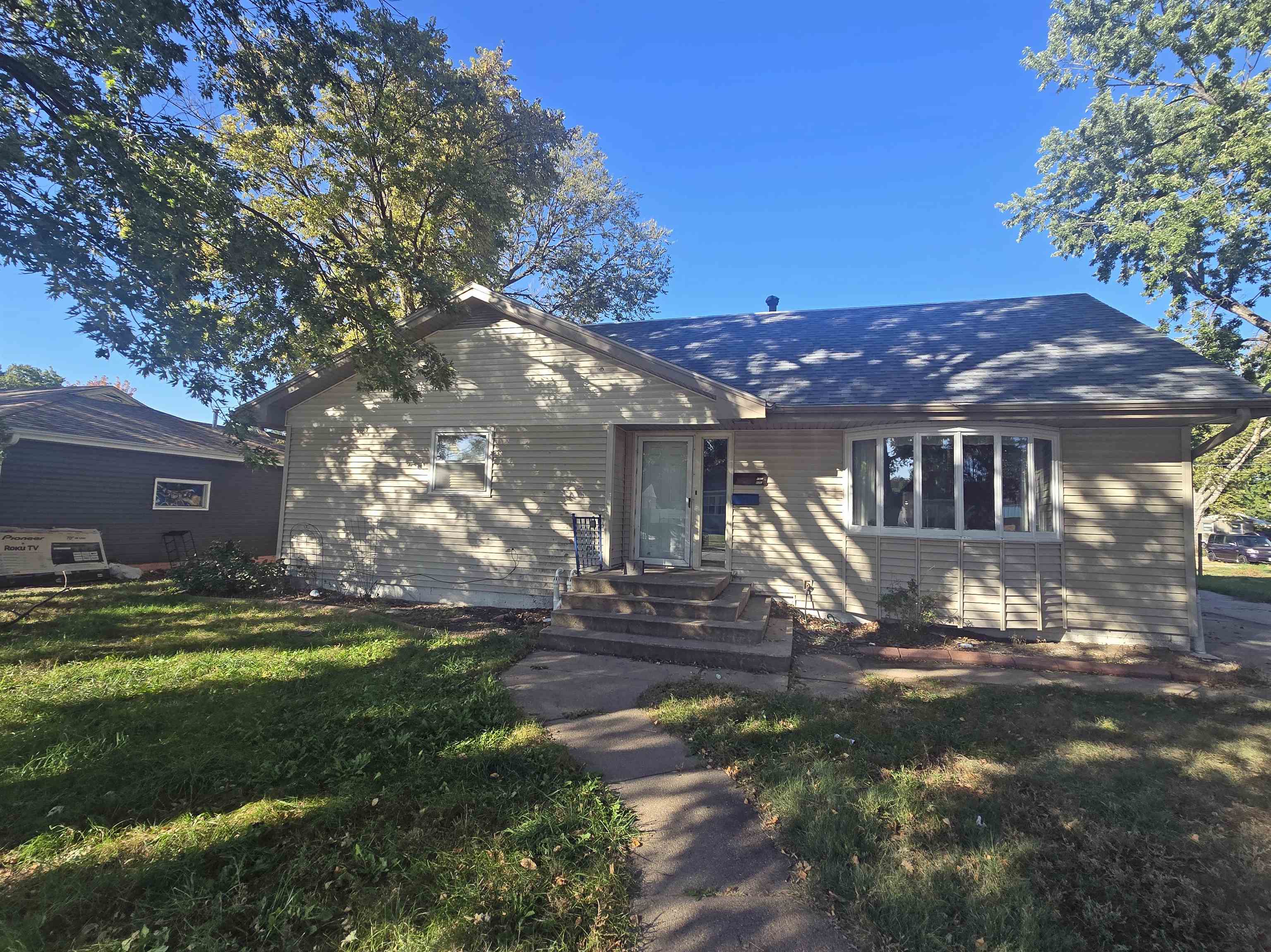 2212 13th Avenue, KEARNEY, Nebraska 68845, 5 Bedroom Bedrooms, ,3 BathroomBathrooms,Residential,for Sale,2212 13th Avenue,20261522