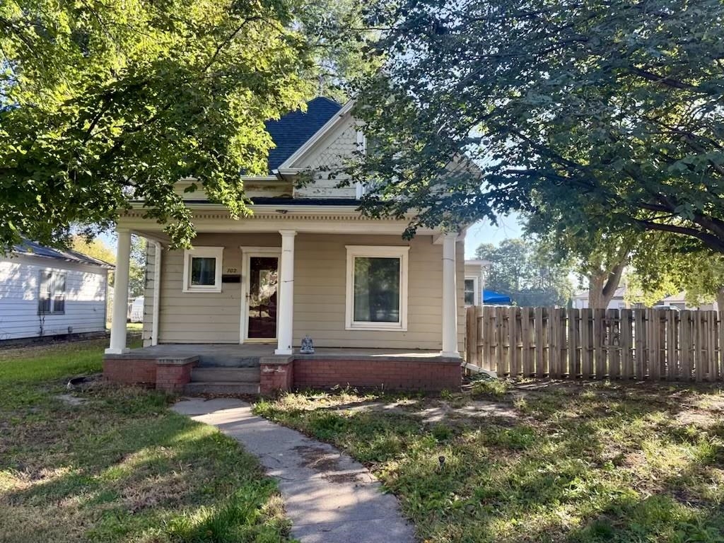702 Arthur St, Holdrege, Nebraska 68949, 5 Bedroom Bedrooms, ,2 BathroomBathrooms,Residential,for Sale,702 Arthur St,20261523