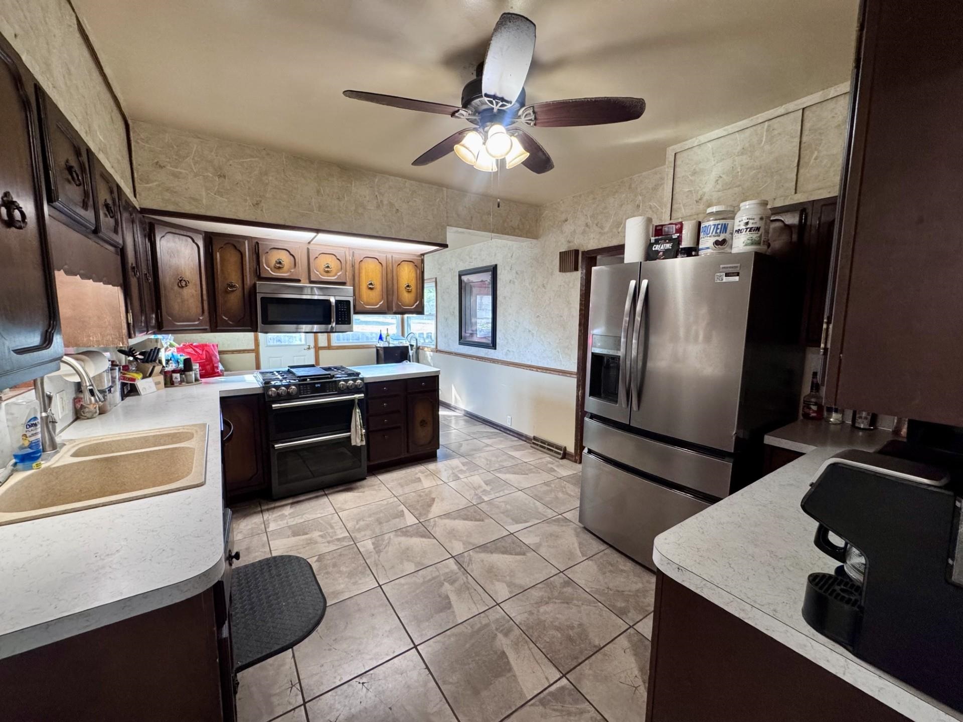 702 Arthur St, Holdrege, Nebraska 68949, 5 Bedroom Bedrooms, ,2 BathroomBathrooms,Residential,for Sale,702 Arthur St,20261523