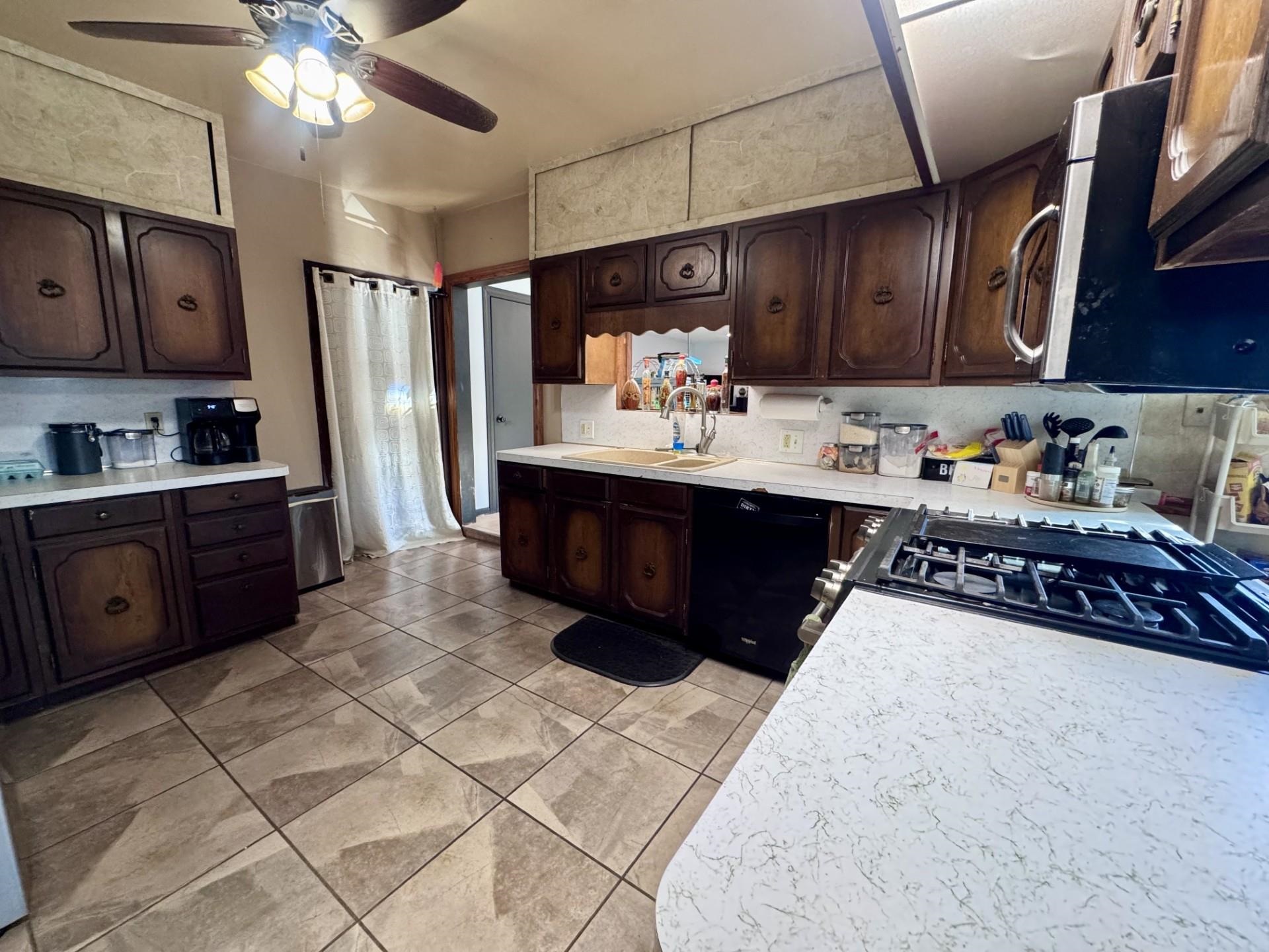 702 Arthur St, Holdrege, Nebraska 68949, 5 Bedroom Bedrooms, ,2 BathroomBathrooms,Residential,for Sale,702 Arthur St,20261523