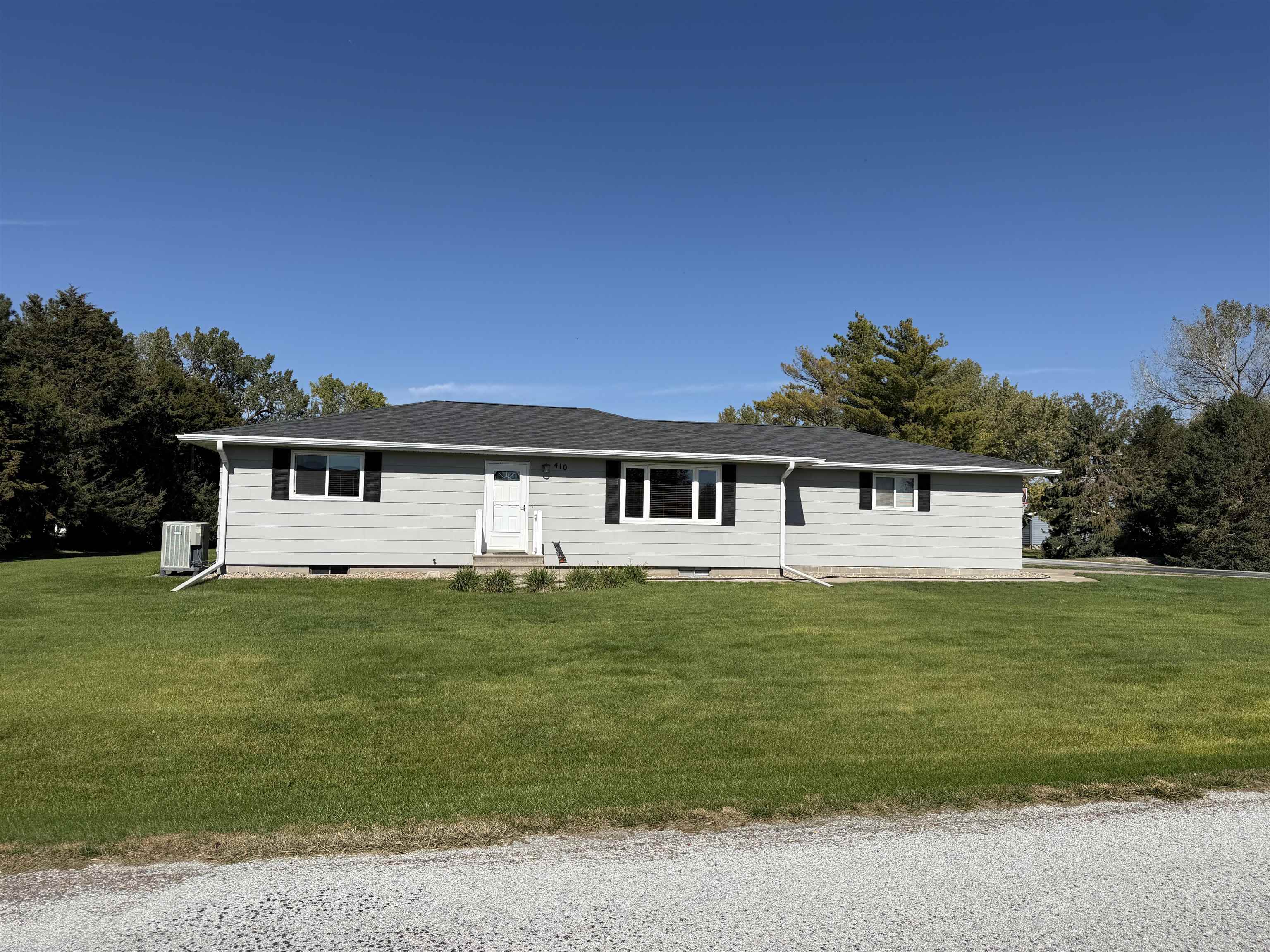 410 E 5th St, Axtell, Nebraska 68924, 4 Bedroom Bedrooms, ,2 BathroomBathrooms,Residential,for Sale,410 E 5th St,20261527