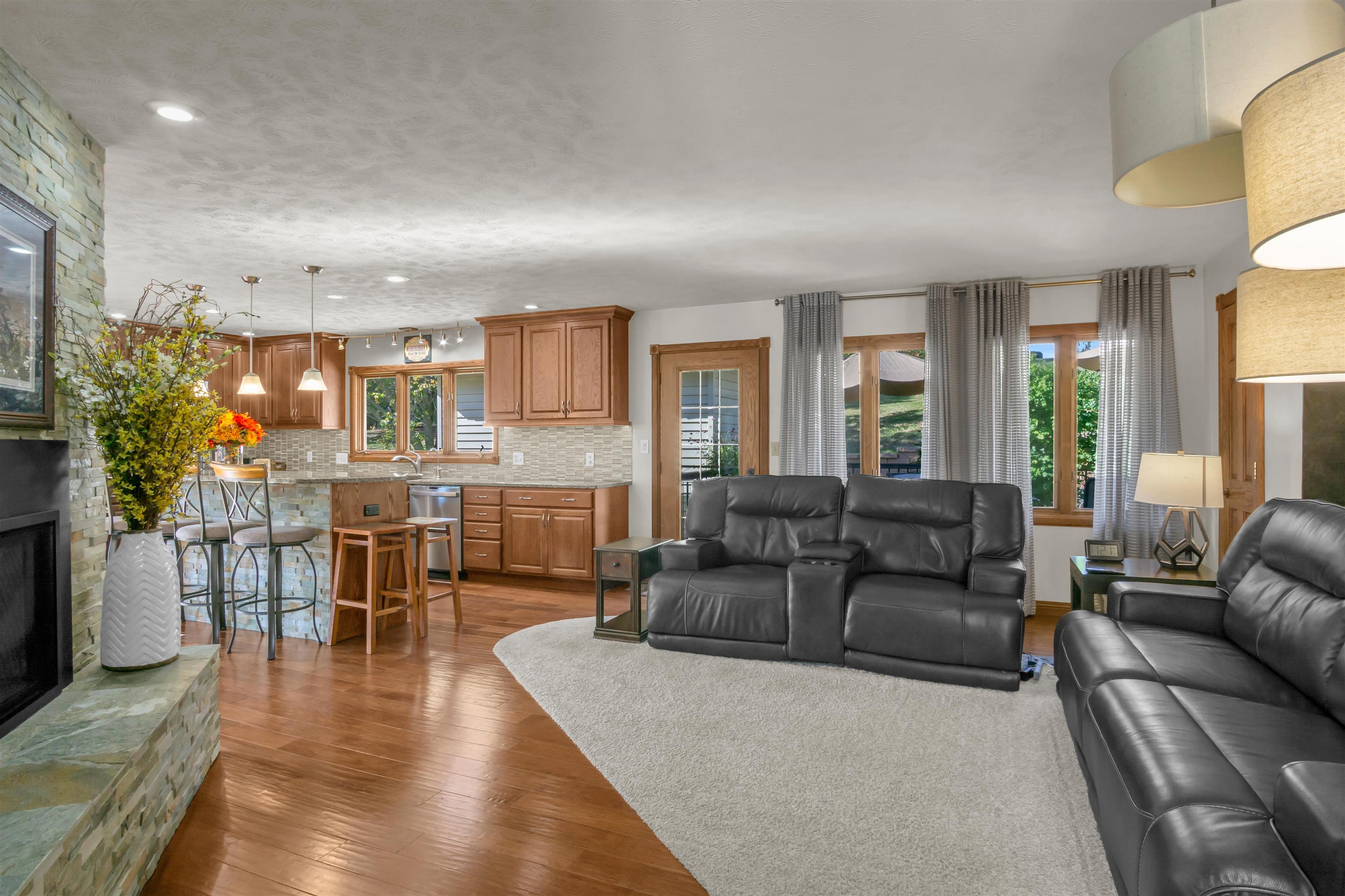 10 Red Fox Lane, Kearney, Nebraska 68845-0000, 4 Bedroom Bedrooms, ,3 BathroomBathrooms,Residential,for Sale,10 Red Fox Lane,20261532