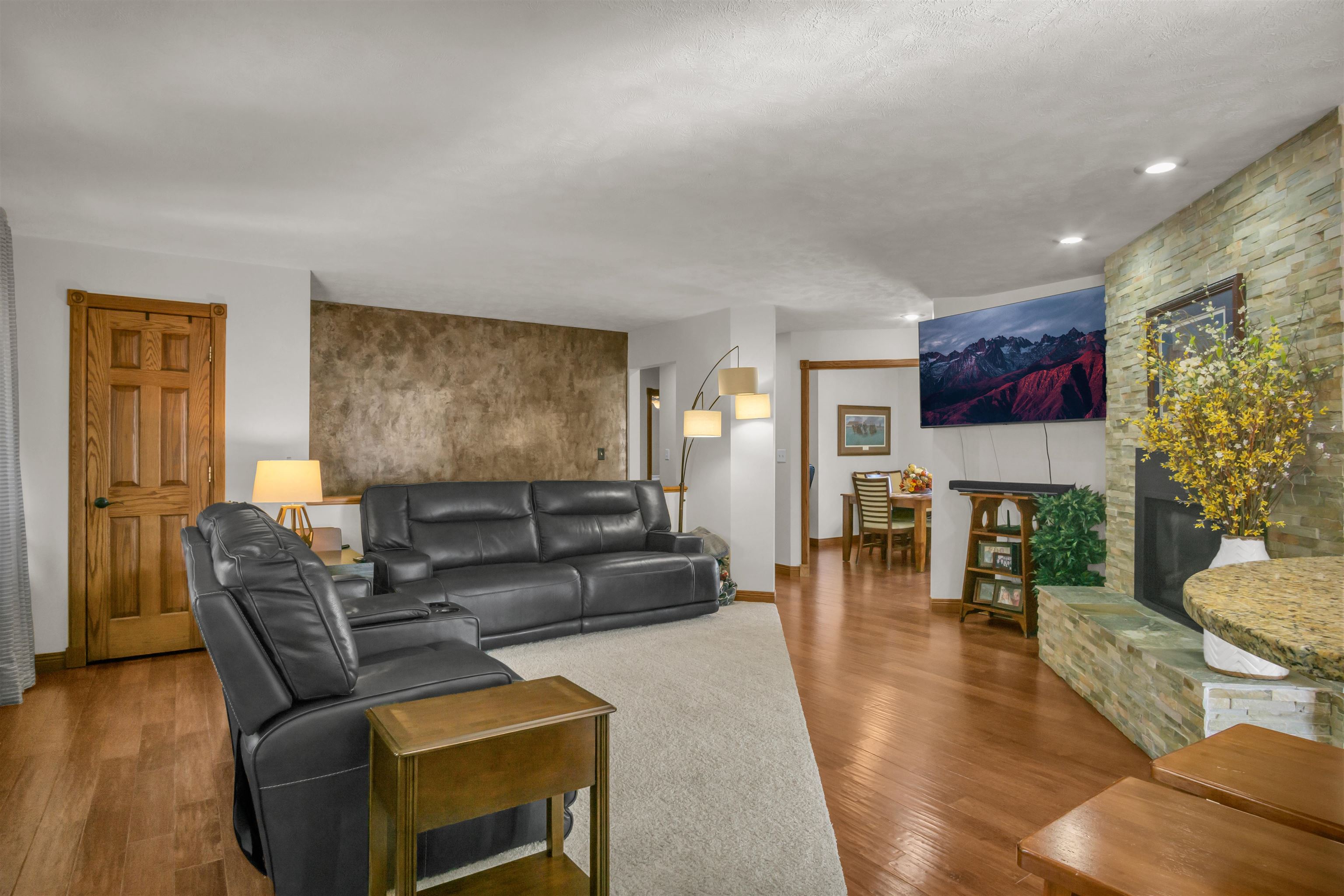 10 Red Fox Lane, Kearney, Nebraska 68845-0000, 4 Bedroom Bedrooms, ,3 BathroomBathrooms,Residential,for Sale,10 Red Fox Lane,20261532