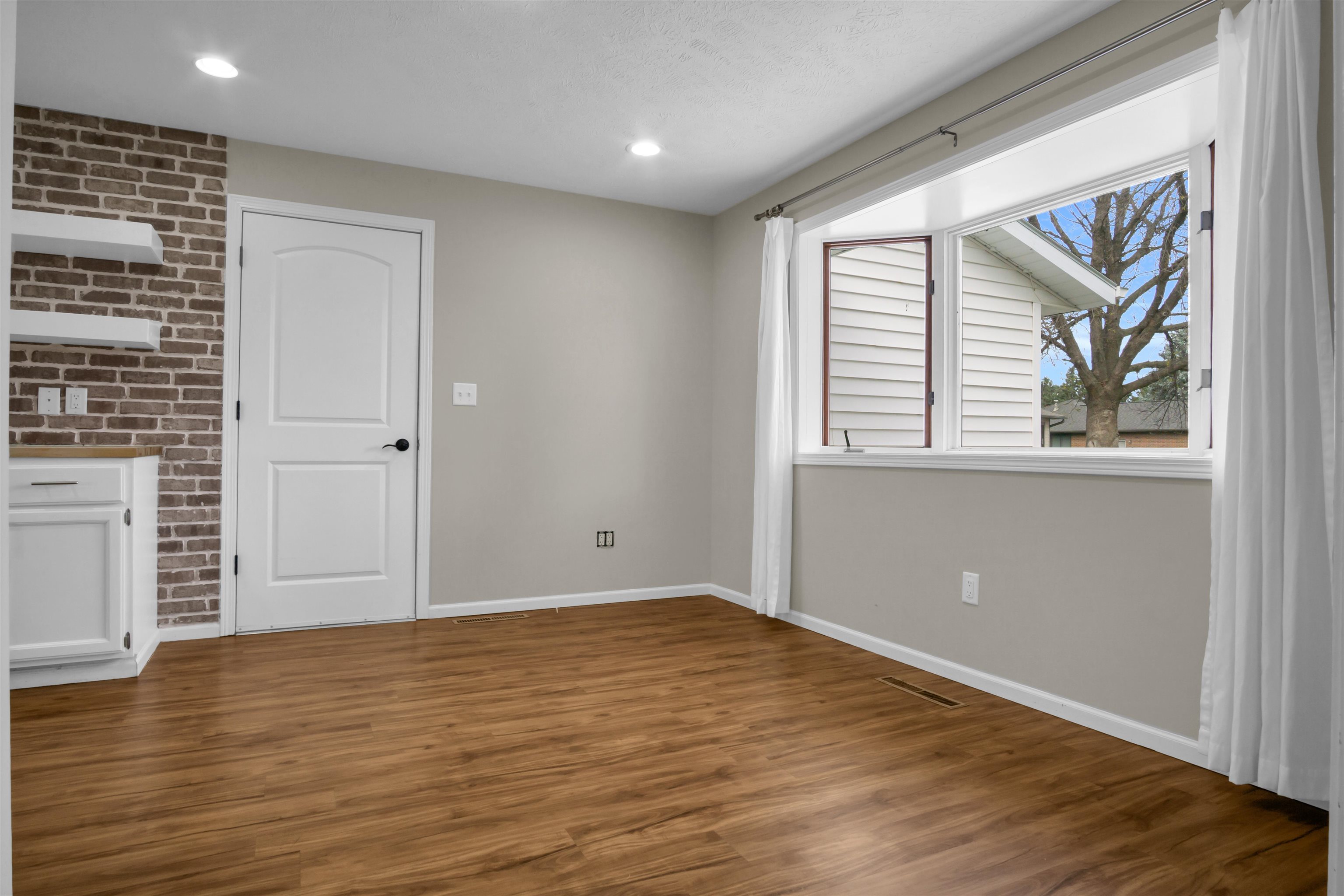 719 E 48th Street, Kearney, Nebraska 68847, 5 Bedroom Bedrooms, ,3 BathroomBathrooms,Residential,for Sale,719 E 48th Street,20261542