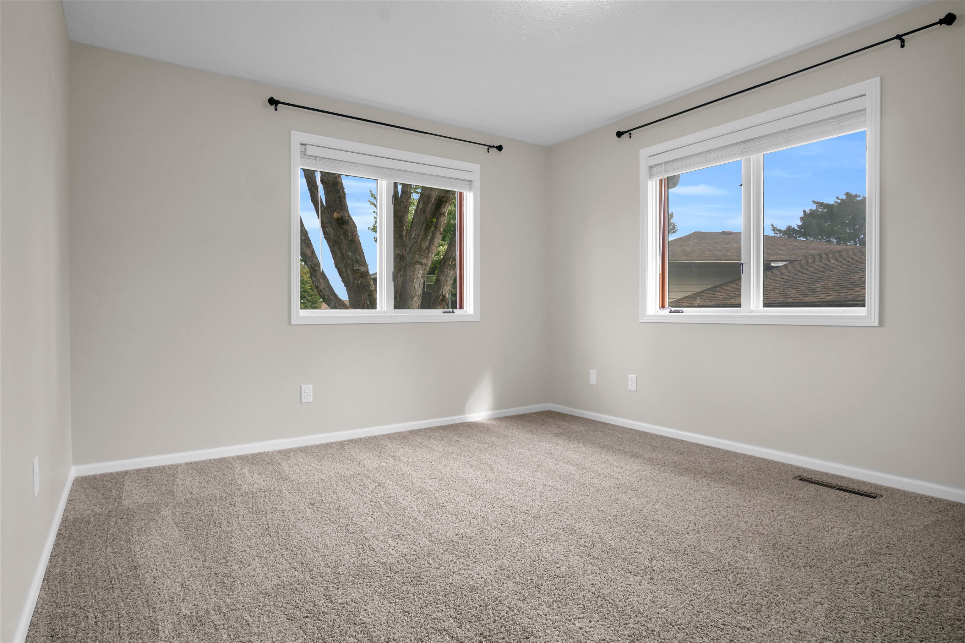 719 E 48th Street, Kearney, Nebraska 68847, 5 Bedroom Bedrooms, ,3 BathroomBathrooms,Residential,for Sale,719 E 48th Street,20261542