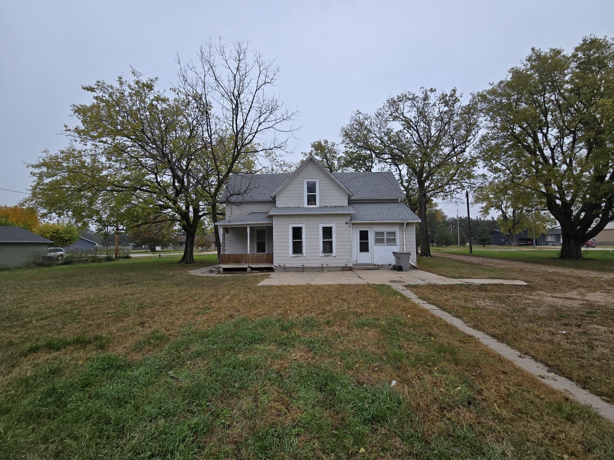 614 E 2nd Street, Shelton, Nebraska 68876, 4 Bedroom Bedrooms, ,1 BathroomBathrooms,Residential,for Sale,614 E 2nd Street,20261552