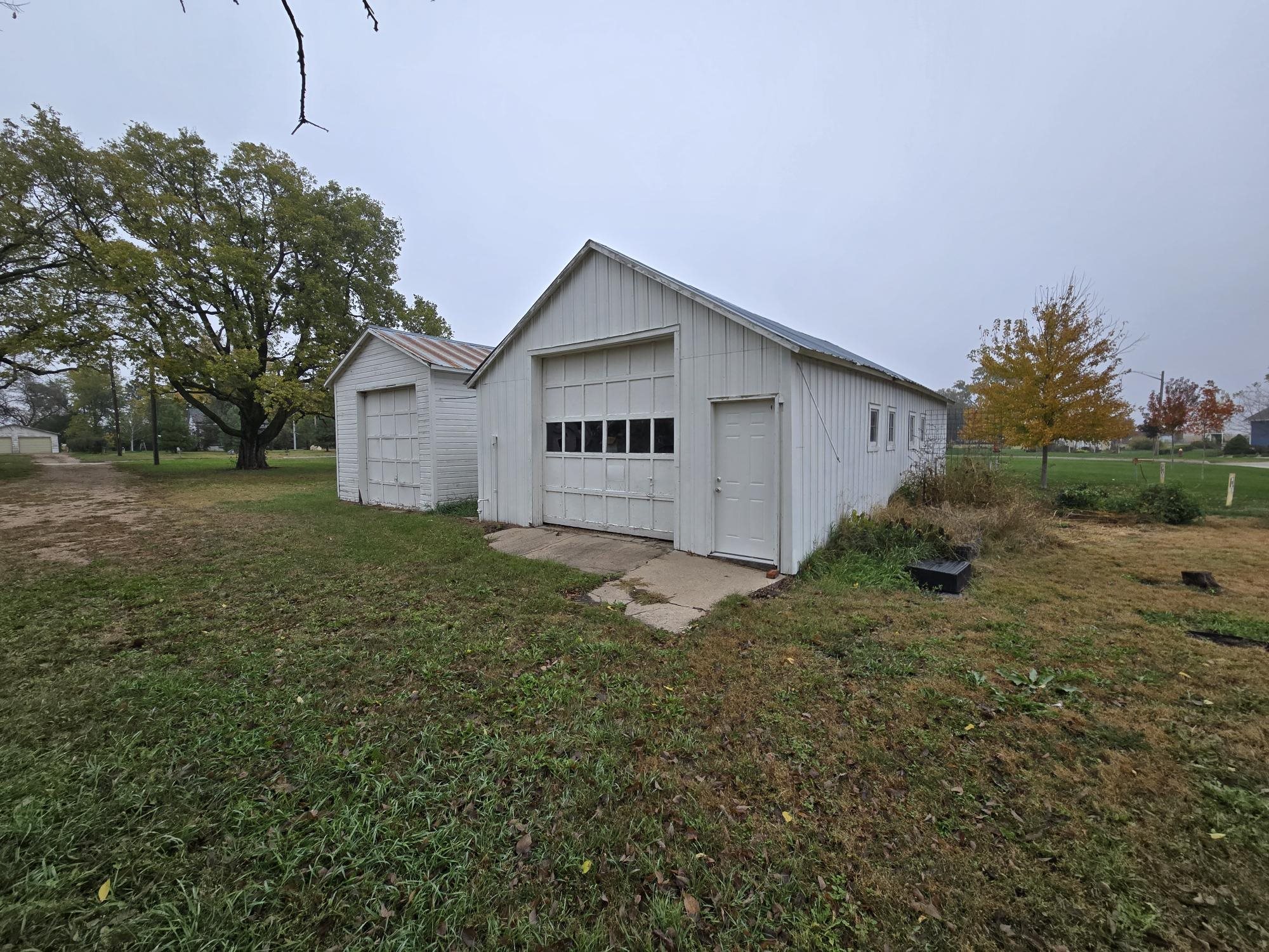 614 E 2nd Street, Shelton, Nebraska 68876, 4 Bedroom Bedrooms, ,1 BathroomBathrooms,Residential,for Sale,614 E 2nd Street,20261552