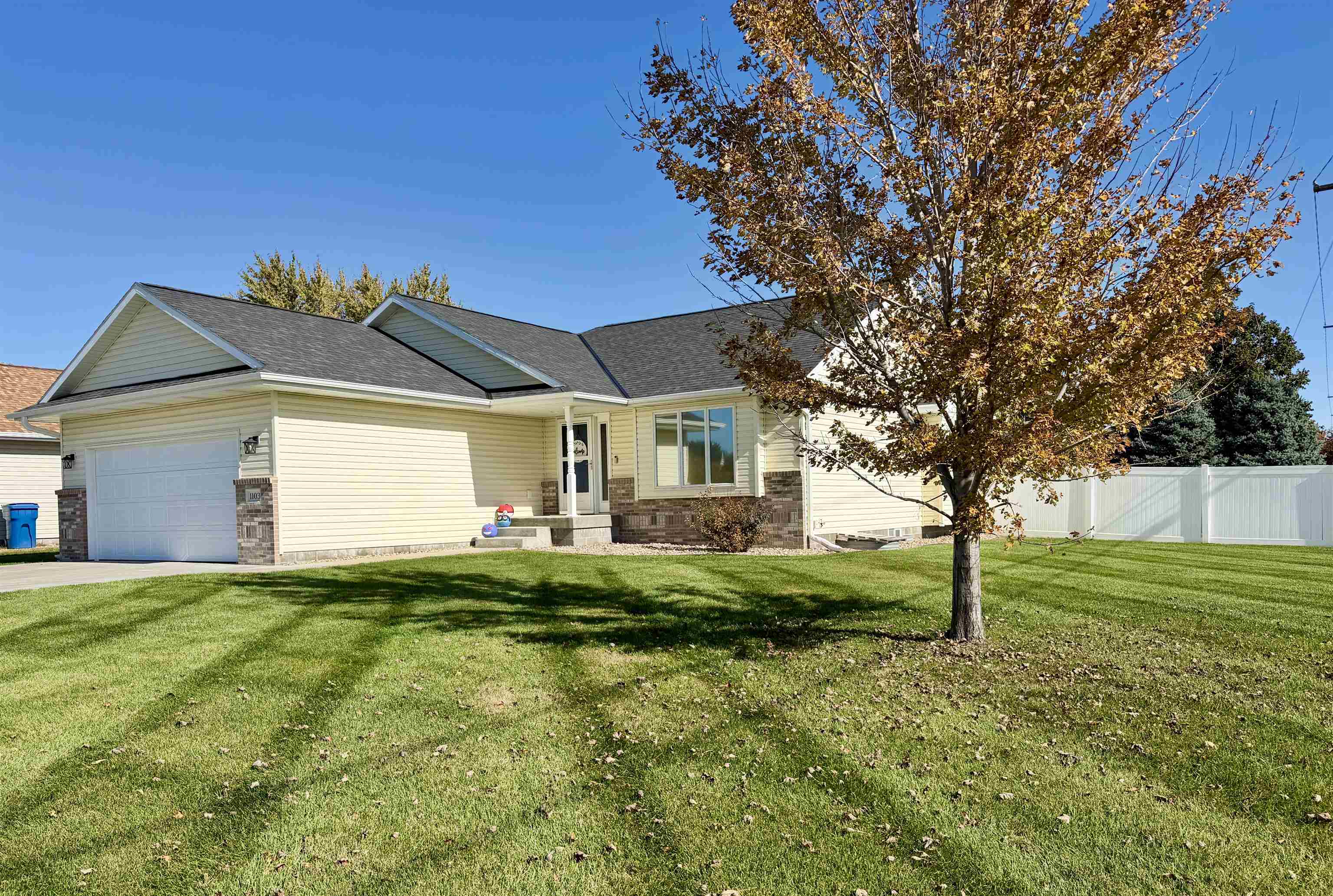1103 17th Avenue, Kearney, Nebraska 68845, 5 Bedroom Bedrooms, ,2 BathroomBathrooms,Residential,for Sale,1103 17th Avenue,20261560