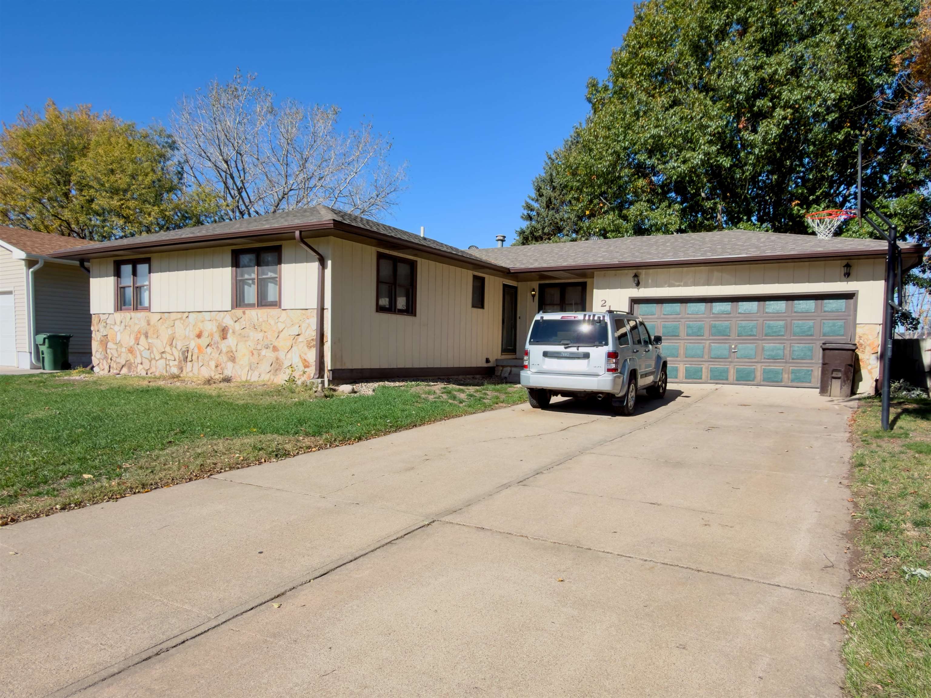 2123 W 37th Street, Kearney, Nebraska 68847, 4 Bedroom Bedrooms, ,3 BathroomBathrooms,Residential,for Sale,2123 W 37th Street,20261565
