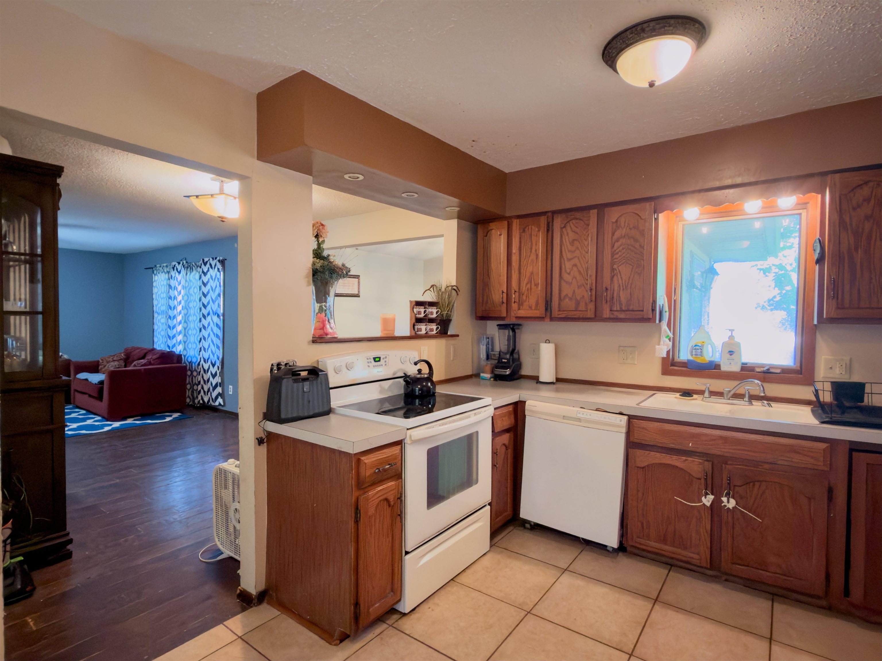 2123 W 37th Street, Kearney, Nebraska 68847, 4 Bedroom Bedrooms, ,3 BathroomBathrooms,Residential,for Sale,2123 W 37th Street,20261565