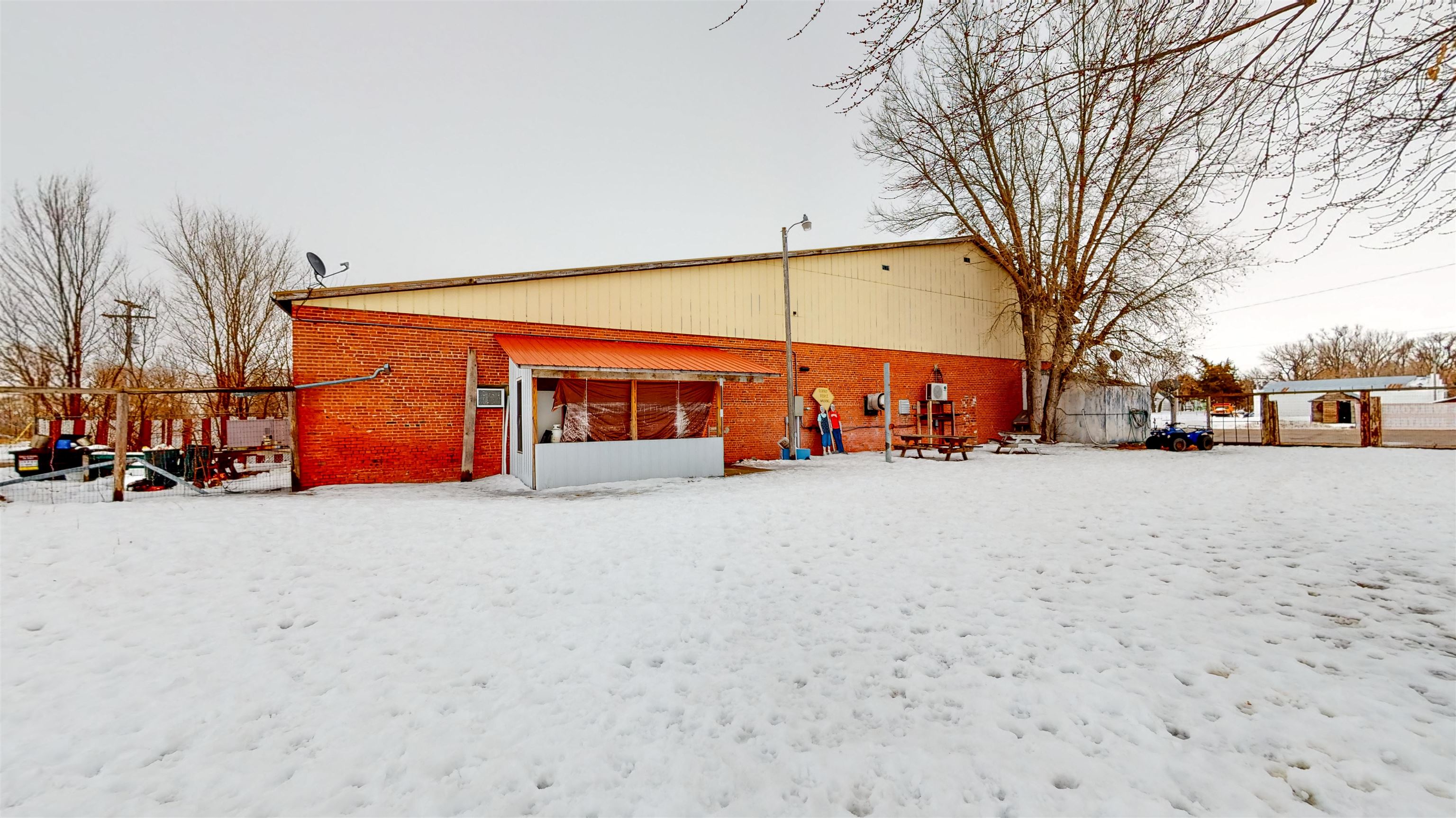 220 E Smith Avenue, Anselmo, Nebraska 68813, ,5 BathroomsBathrooms,Commercial/industrial,for Sale,220 E Smith Avenue,20230061