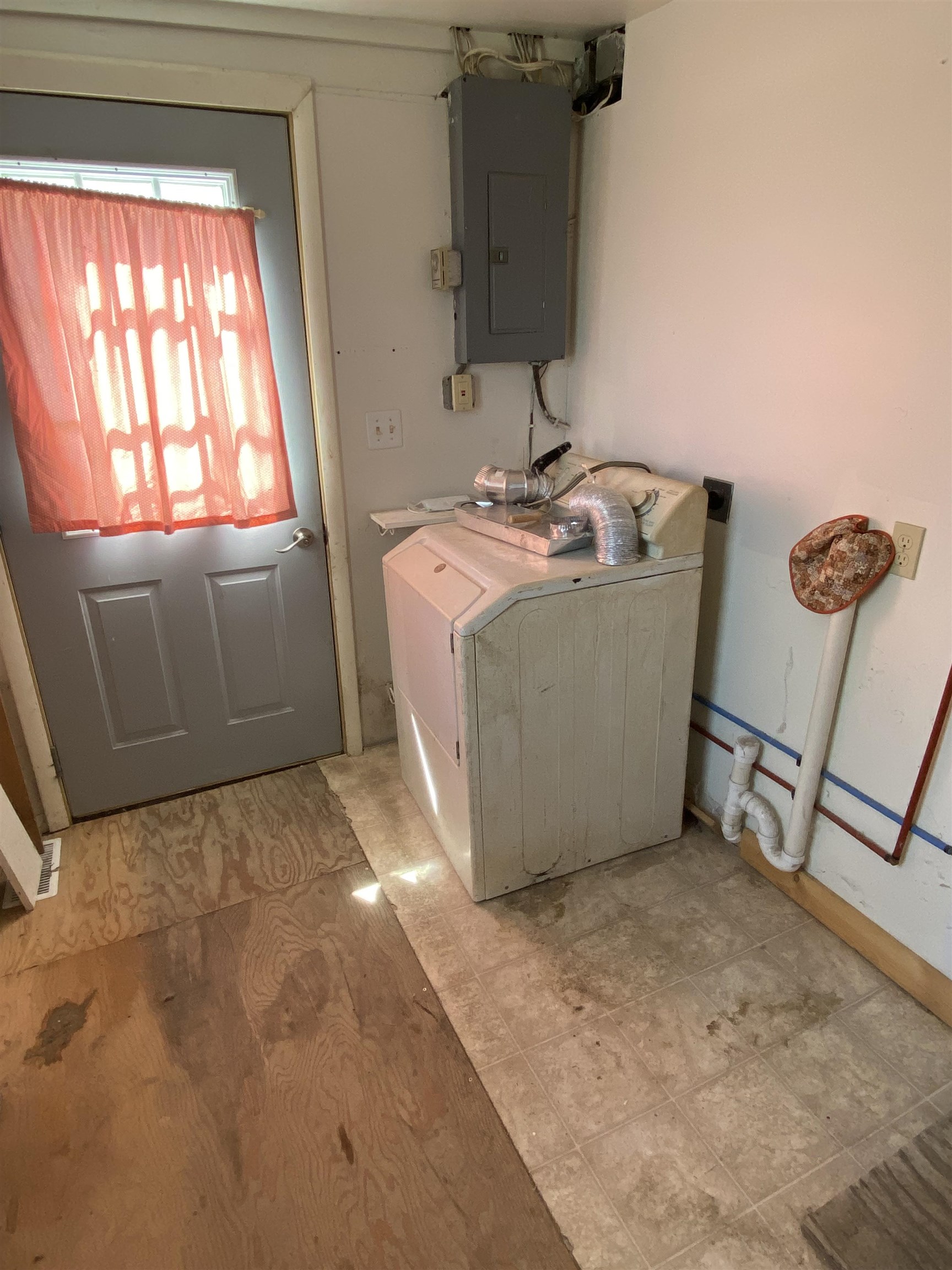 502 Pavia Avenue, Ravenna, Nebraska 68869, 3 Bedrooms Bedrooms, ,1 BathroomBathrooms,Residential,for Sale,502 Pavia Avenue,20250441