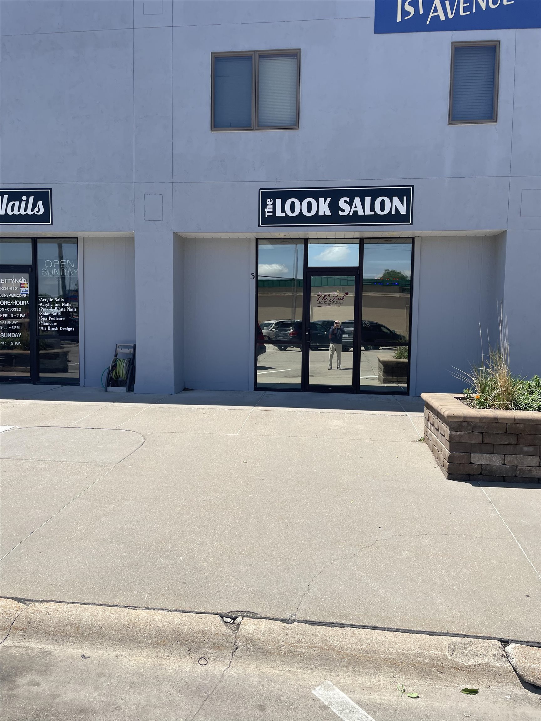 Commercial/industrial for Rent - - - 1 Bathroom - Price $1,400
