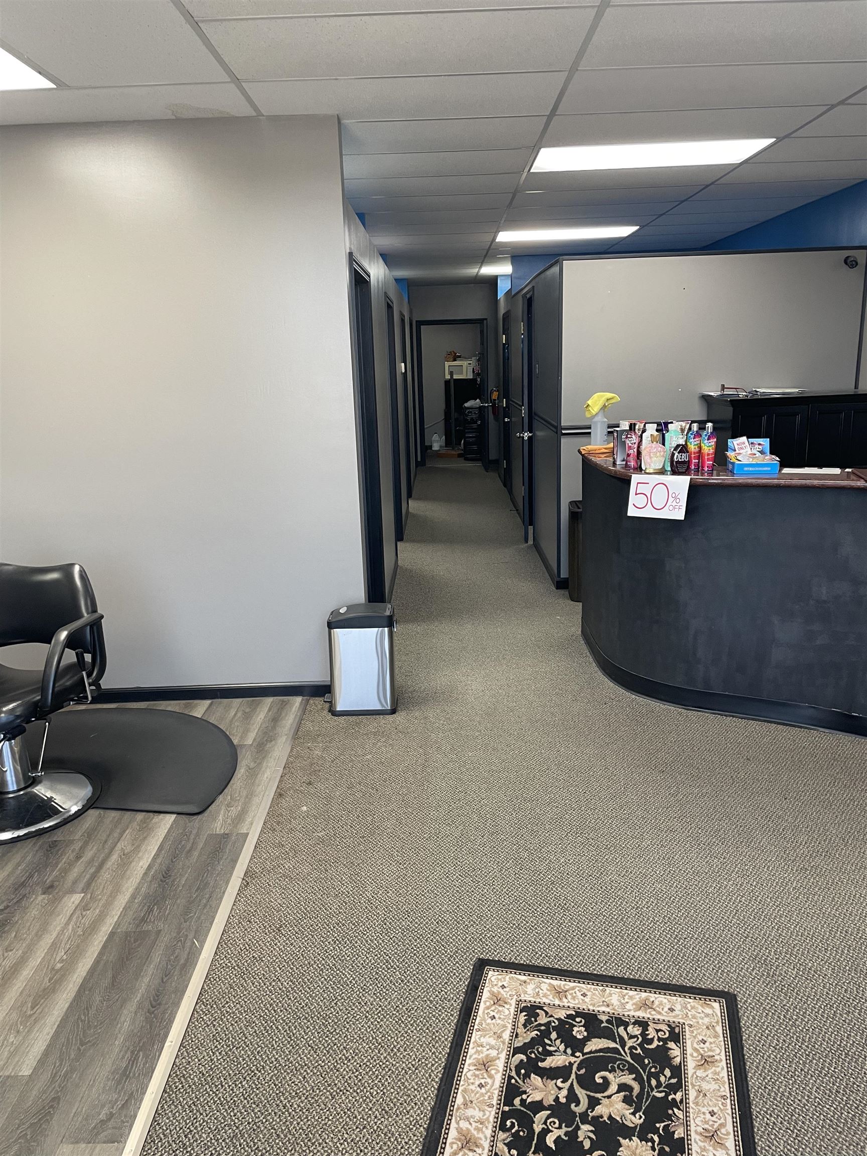 Commercial/industrial for Rent - - - 1 Bathroom - Price $1,400