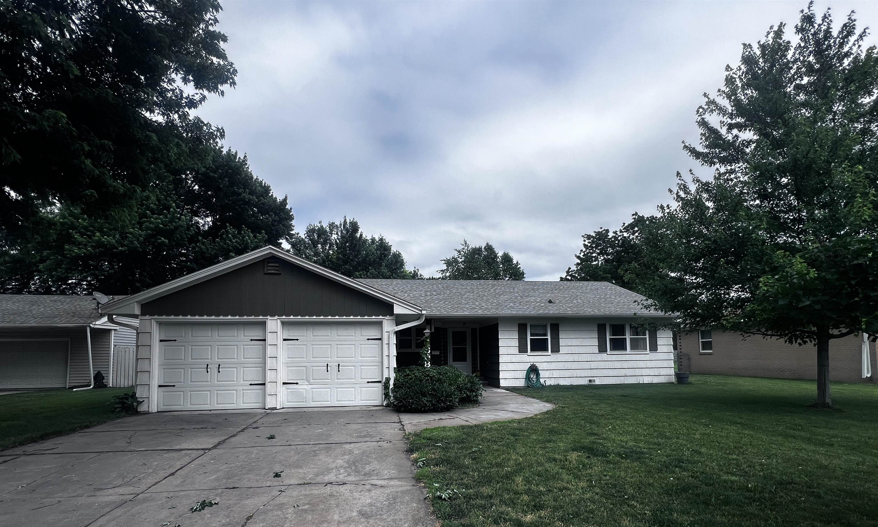 Residential for Sale - - 3 Bedrooms - 2 Bathrooms - Price $285,000